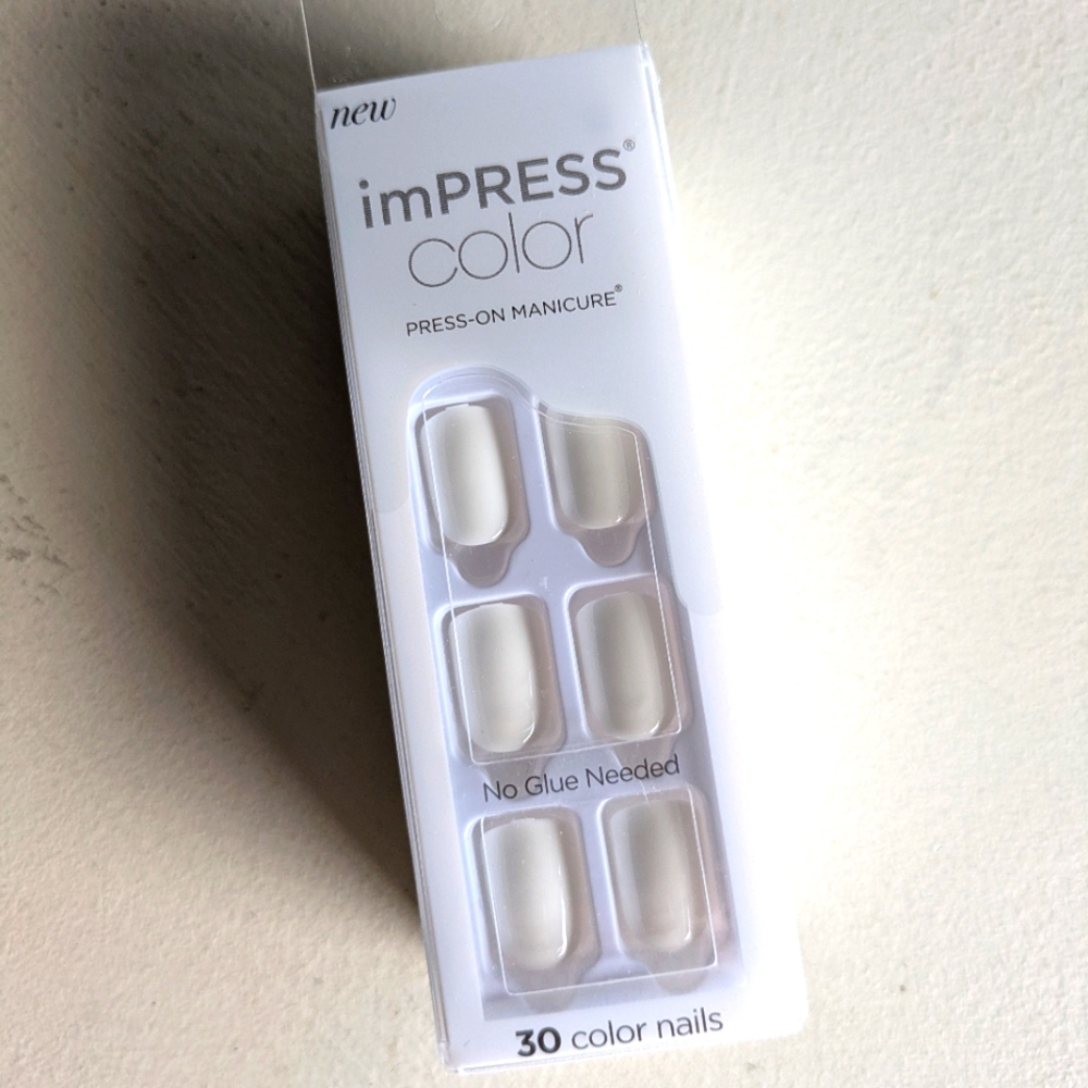 Nails imPRESS Press-On Manicure - White